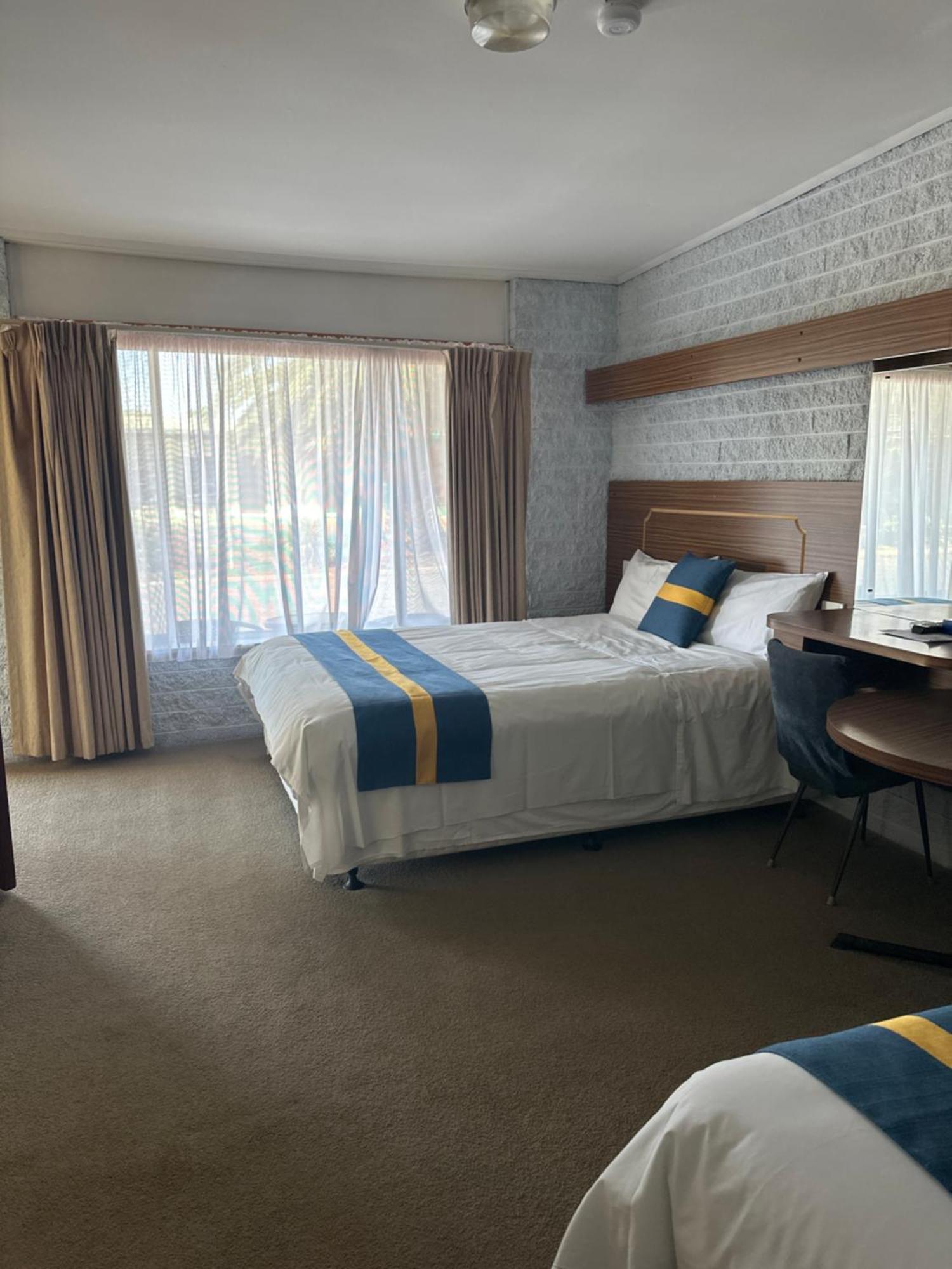 The Shamrock Hotel Balranald Kültér fotó