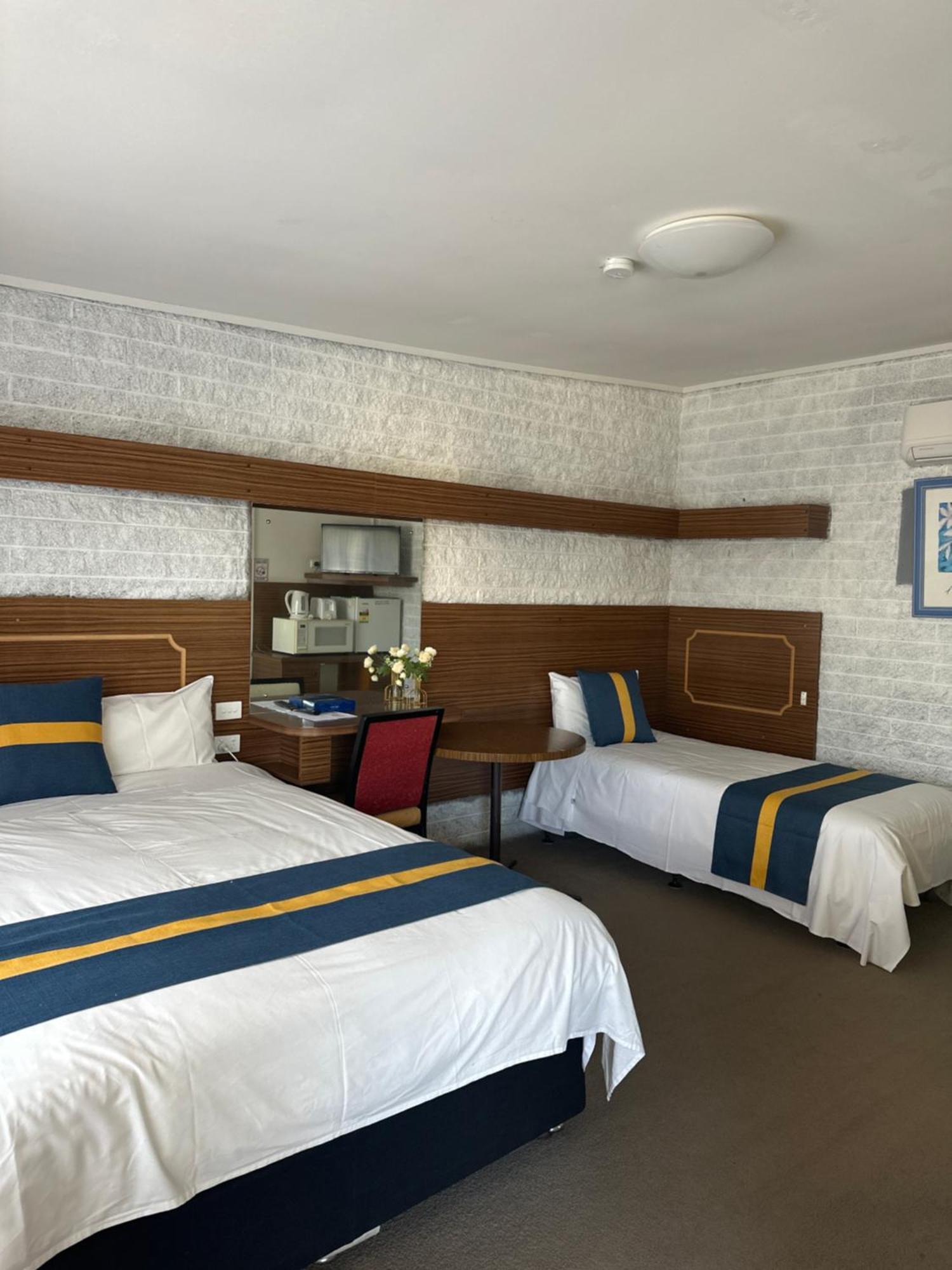 The Shamrock Hotel Balranald Kültér fotó