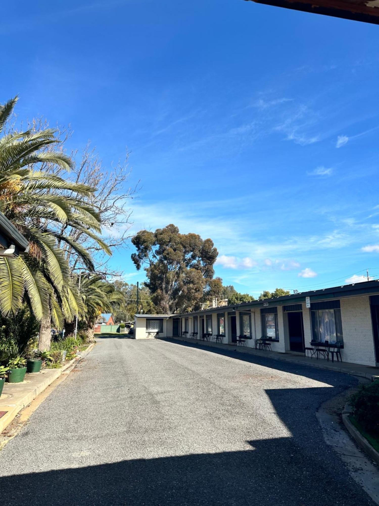 The Shamrock Hotel Balranald Kültér fotó