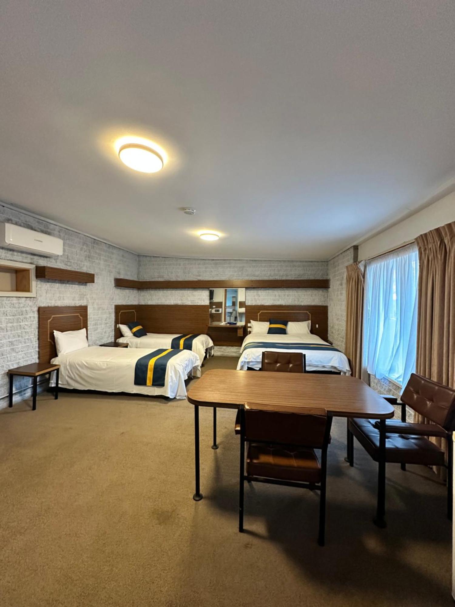 The Shamrock Hotel Balranald Kültér fotó